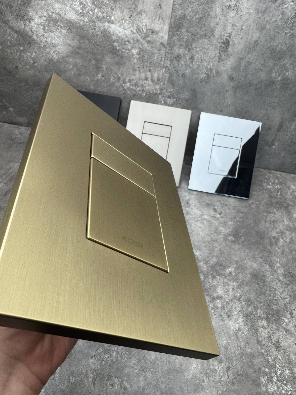 Панель змиву KOER KT-0607-12 157x198x3mm пластикова, кнопка квадратна (колір матове золото) (KR5715)